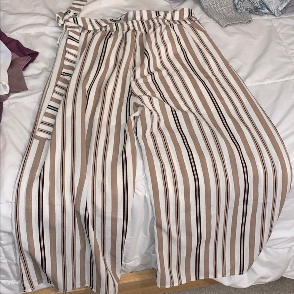 Wide pant leg